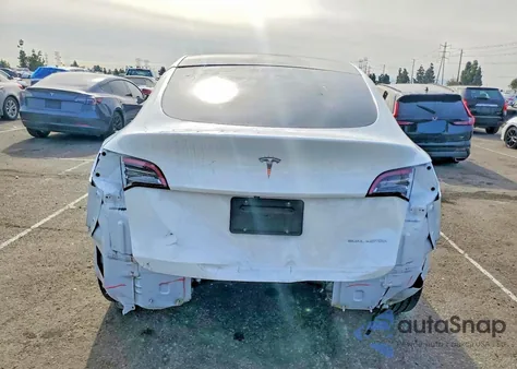 2020 Tesla Model Y z USA, uszkodzony, nr VIN 5YJYGDEE3LF044798
